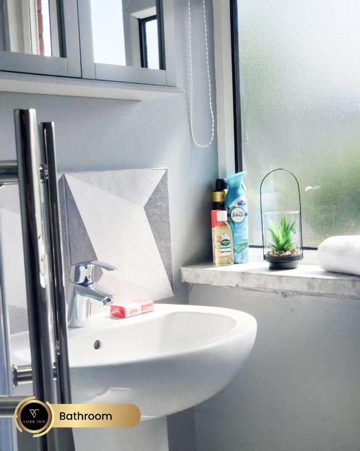 Nr Birmingham City Centre, 5 Bed, Luxe Inn ภายนอก รูปภาพ
